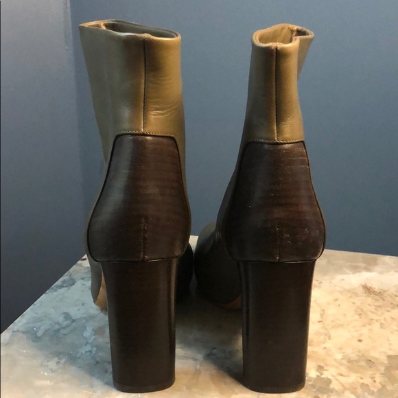 Boots - Picture 3 of 4